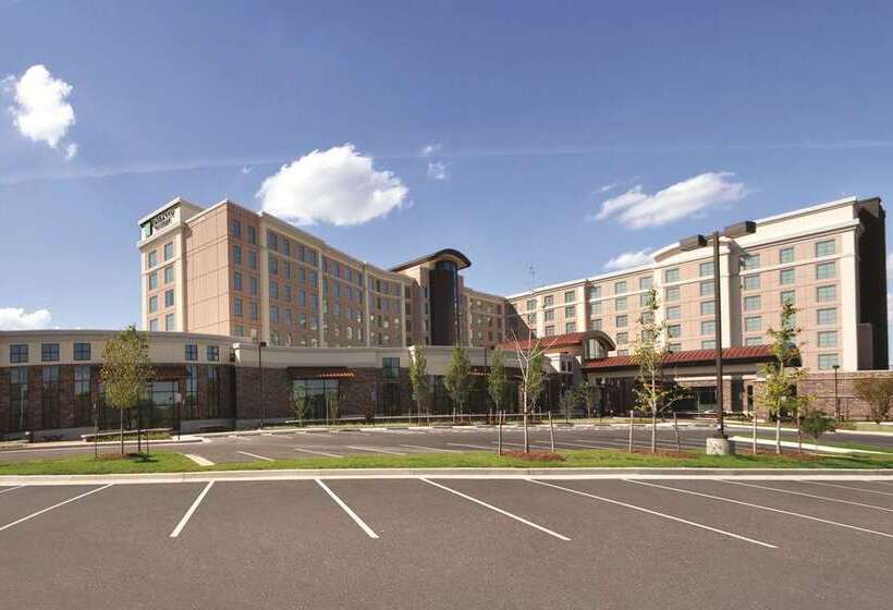 בית מלון כפרי Embassy Suites Springfield