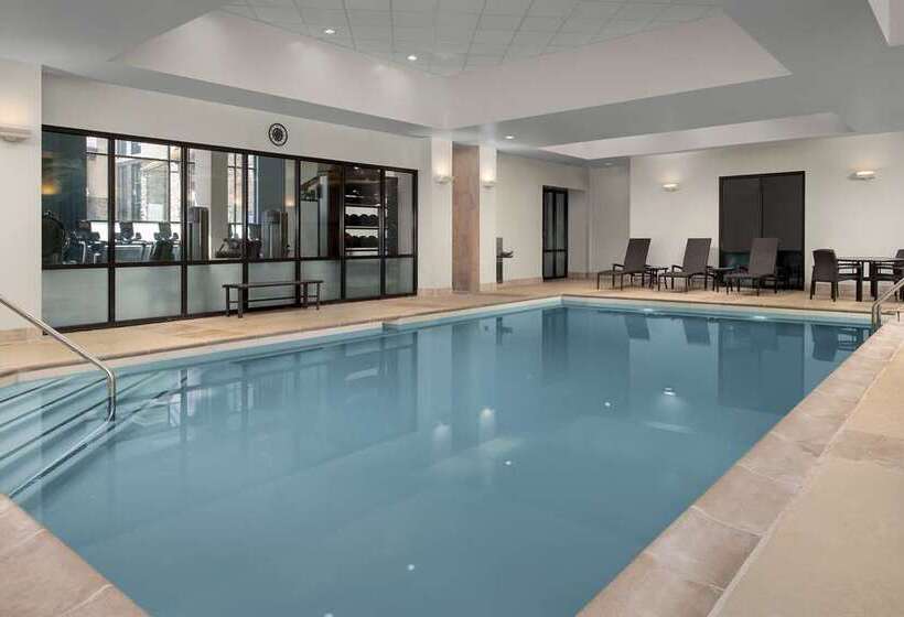 בית מלון כפרי Embassy Suites Springfield