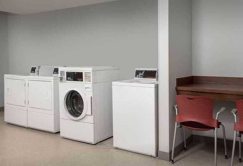 בית מלון כפרי Embassy Suites Springfield