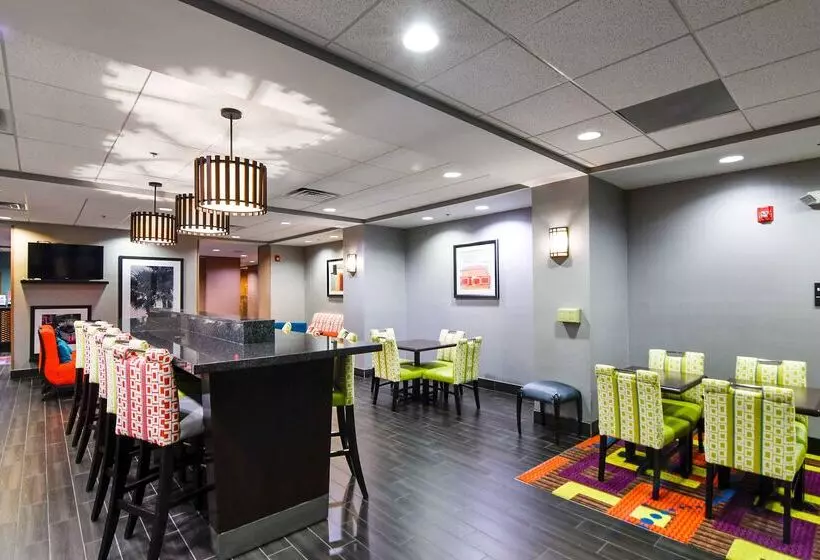 Отель Hampton Inn Foley