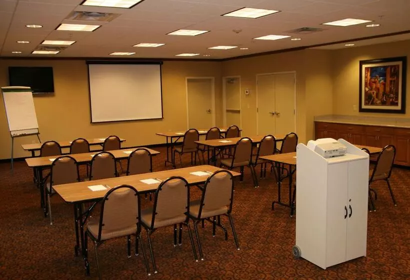 酒店 Hampton Inn & Suites Warren