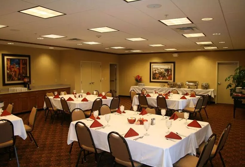 酒店 Hampton Inn & Suites Warren