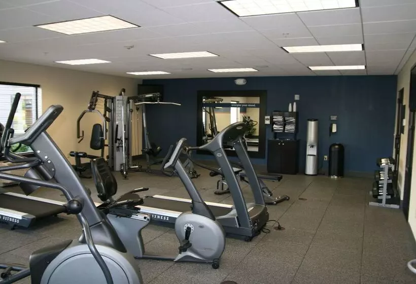 酒店 Hampton Inn & Suites Warren