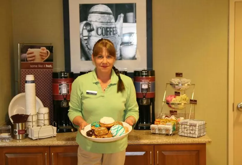 酒店 Hampton Inn & Suites Warren