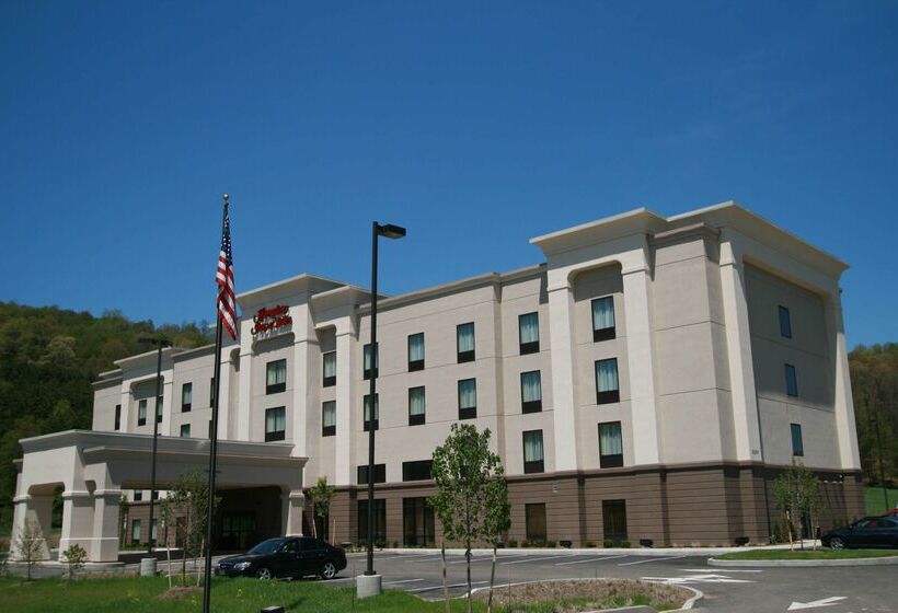 Отель Hampton Inn & Suites Warren