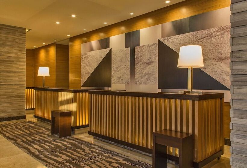 Hotel Holiday Inn & Suites Makati, An Ihg