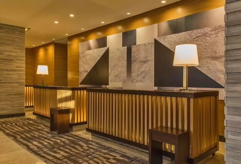 Holiday Inn & Suites Makati, An Ihg