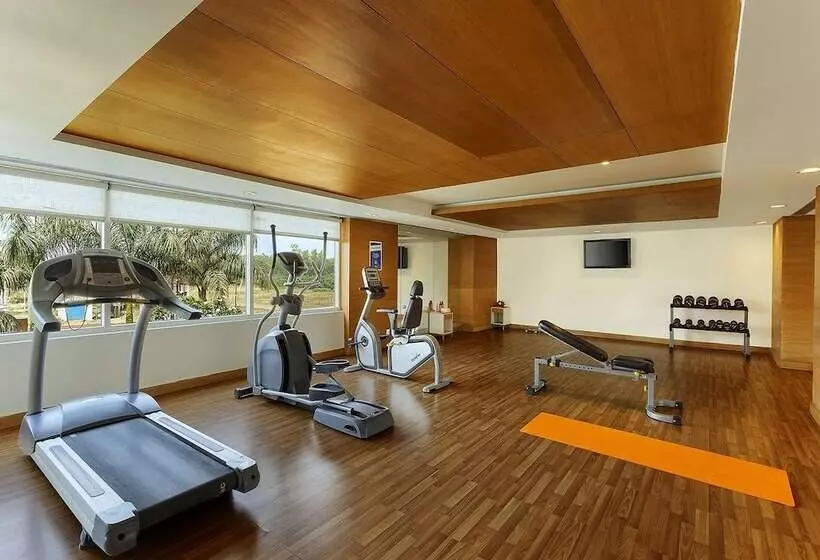 ホテル Hometel Roorkee