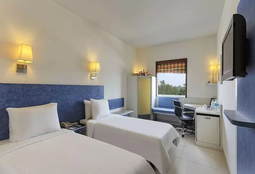 ホテル Hometel Roorkee