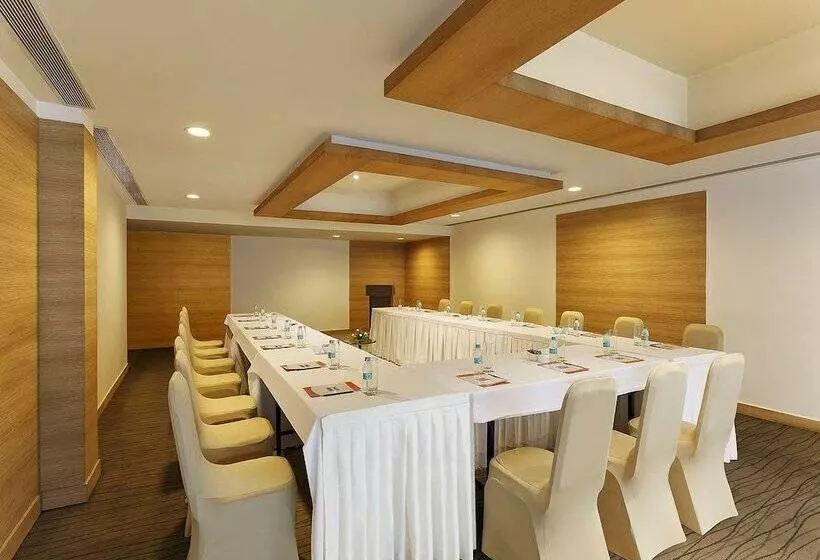 ホテル Hometel Roorkee