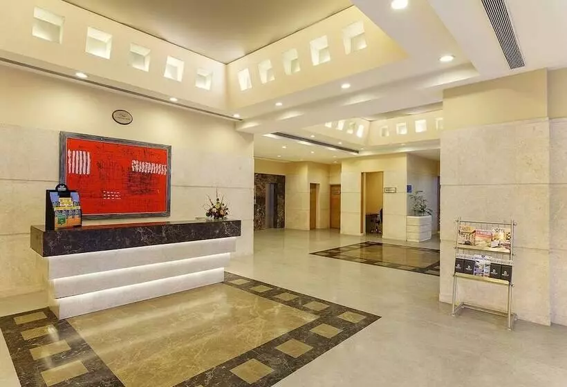ホテル Hometel Roorkee