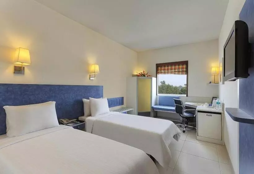 ホテル Hometel Roorkee
