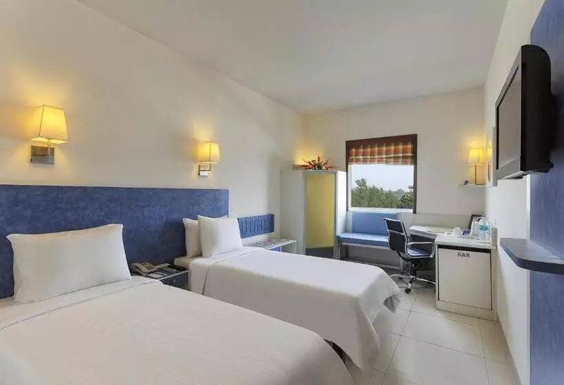 ホテル Hometel Roorkee
