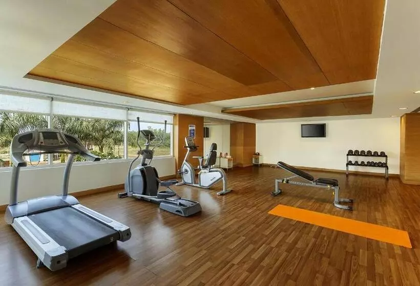 ホテル Hometel Roorkee