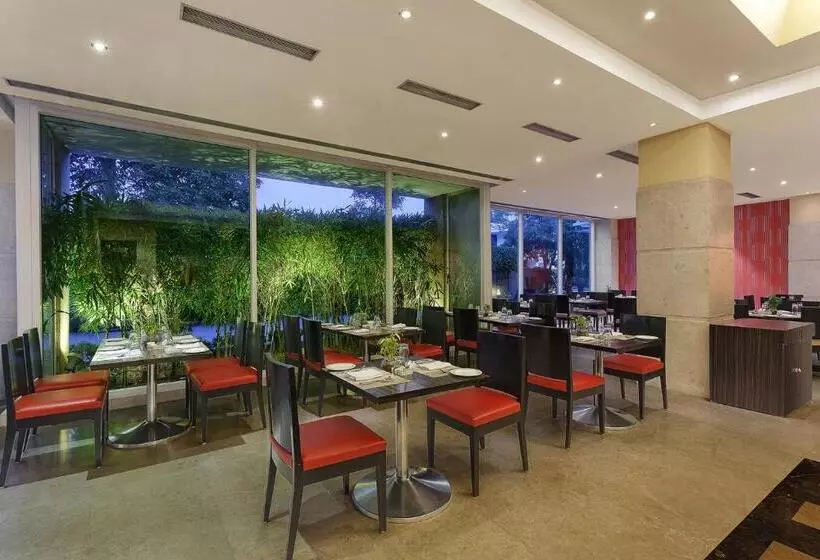 ホテル Hometel Roorkee