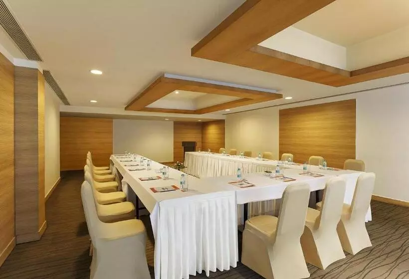 ホテル Hometel Roorkee