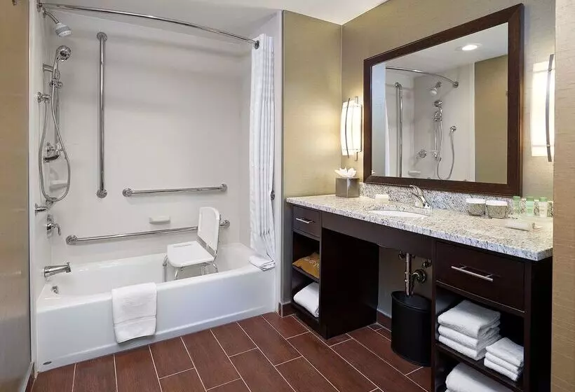 Отель Homewood Suites By Hilton Calgary Airport, Alberta, Canada