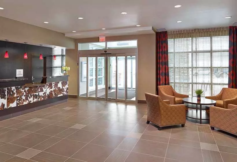 Отель Homewood Suites By Hilton Calgary Airport, Alberta, Canada