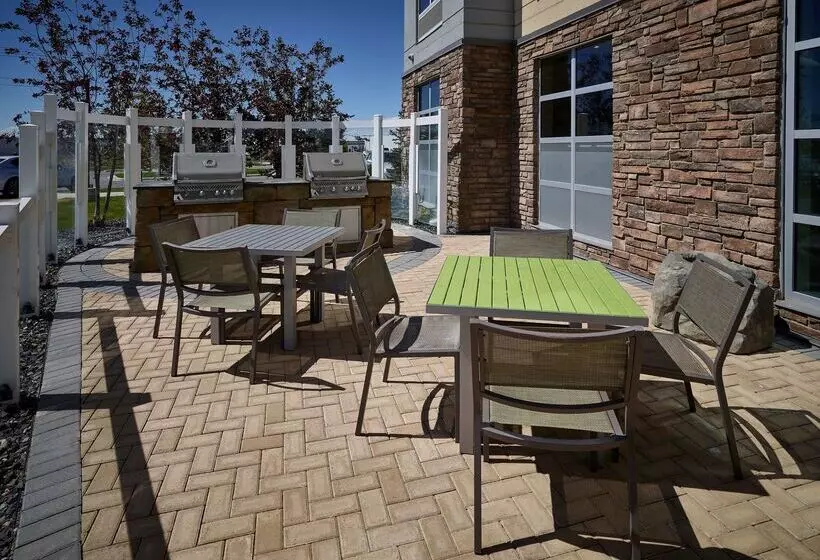 Отель Homewood Suites By Hilton Calgary Airport, Alberta, Canada