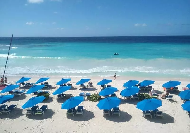 هتل Infinity On The Beach