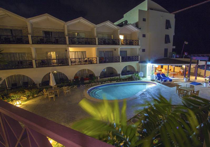 هتل Infinity On The Beach