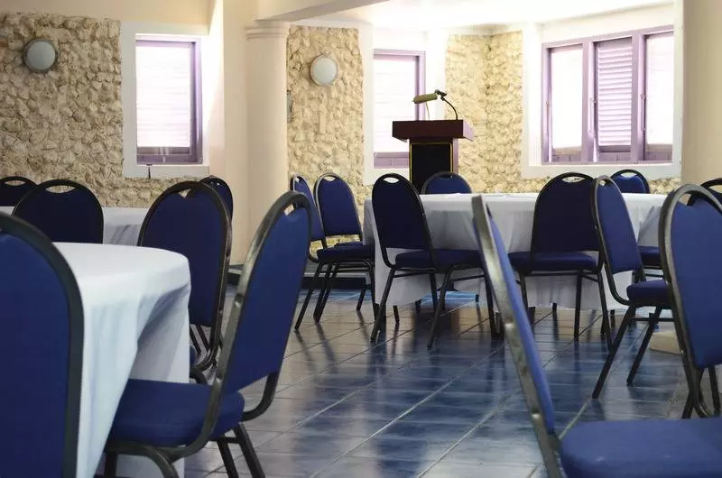 هتل Infinity On The Beach