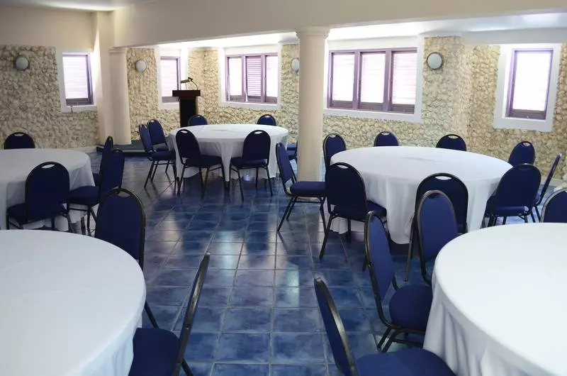 هتل Infinity On The Beach