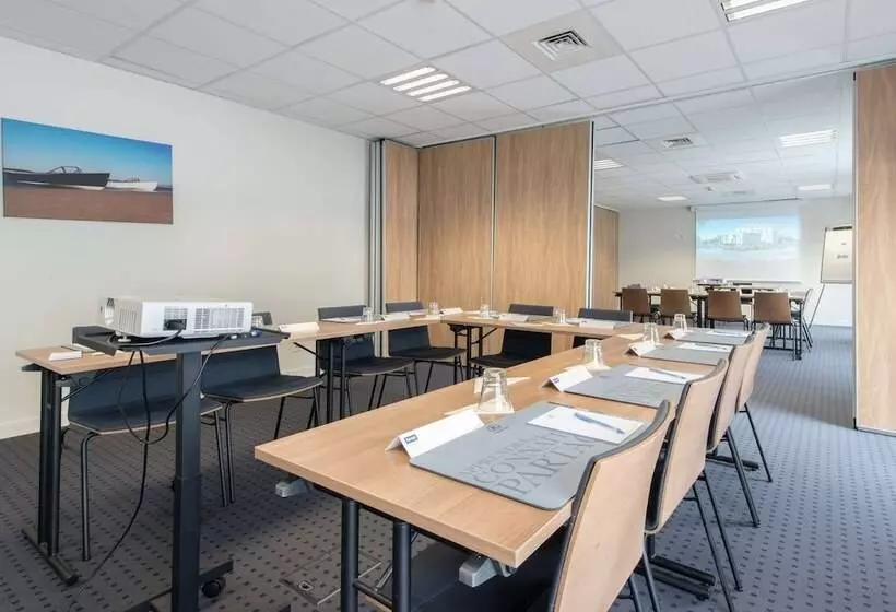 Hotel Kyriad La Rochelle Centre  Les Minimes