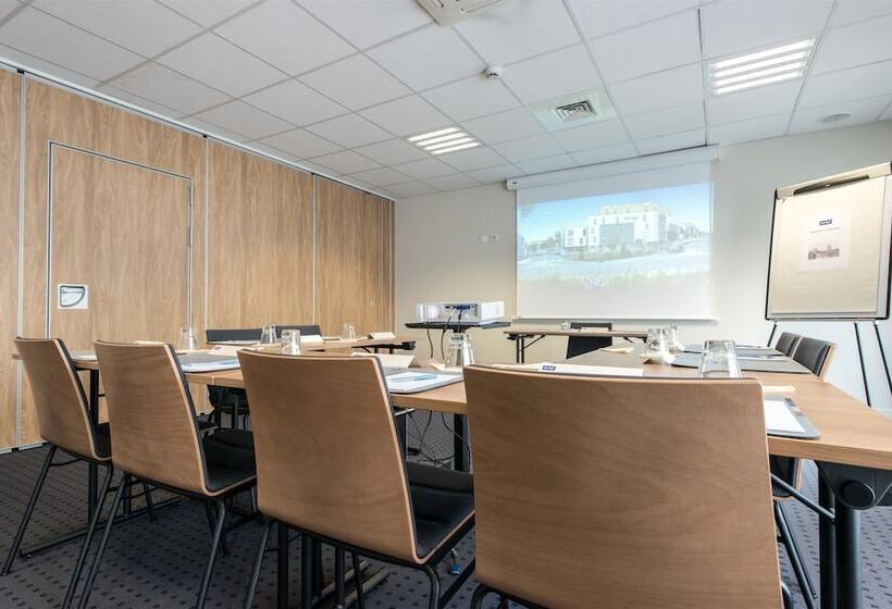 בית מלון כפרי Kyriad La Rochelle Centre  Les Minimes