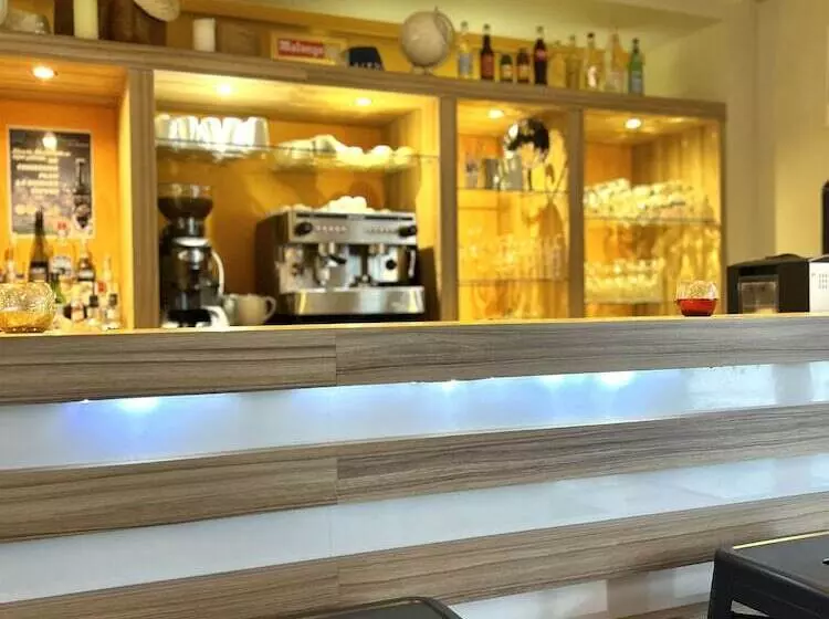 Hotel Kyriad La Rochelle Centre  Les Minimes