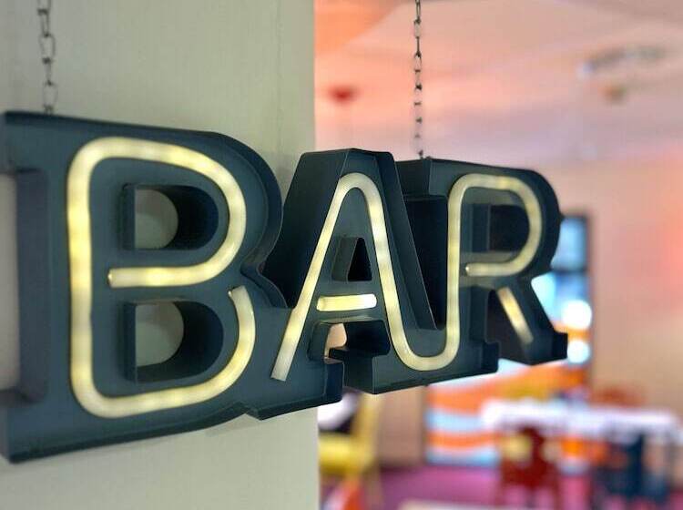 בית מלון כפרי Kyriad La Rochelle Centre  Les Minimes