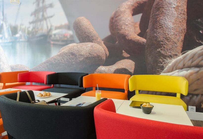 בית מלון כפרי Kyriad La Rochelle Centre  Les Minimes