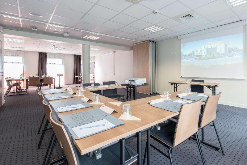 בית מלון כפרי Kyriad La Rochelle Centre  Les Minimes