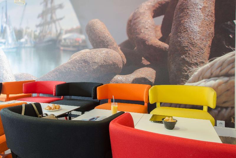 בית מלון כפרי Kyriad La Rochelle Centre  Les Minimes