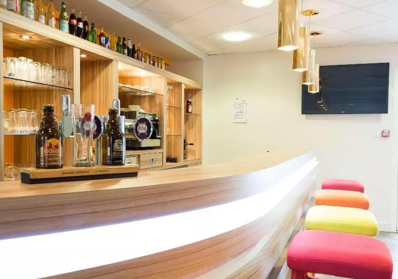 Hotel Kyriad La Rochelle Centre  Les Minimes