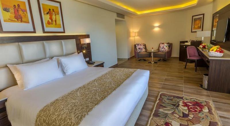 هتل Pickalbatros White Beach Resort  Hurghada