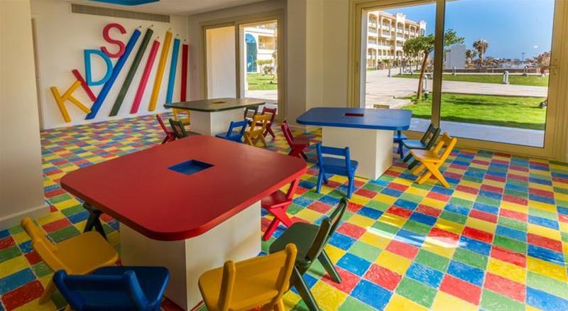 هتل Pickalbatros White Beach Resort  Hurghada