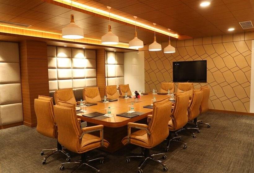 هتل Ramada By Wyndham Jalandhar City Center