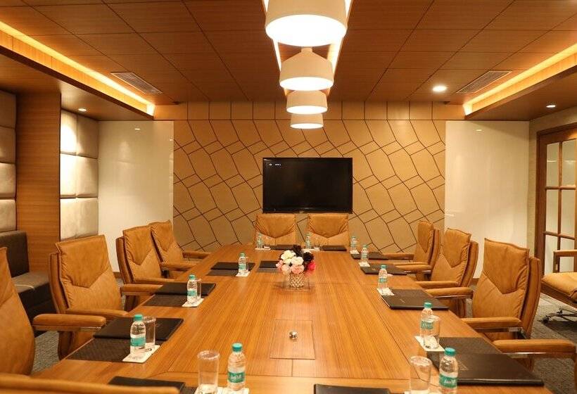 هتل Ramada By Wyndham Jalandhar City Center