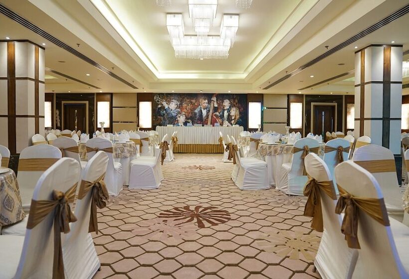 هتل Ramada By Wyndham Jalandhar City Center