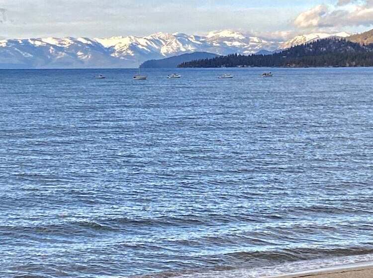 فندق Tahoe Lakeshore Lodge & Spa