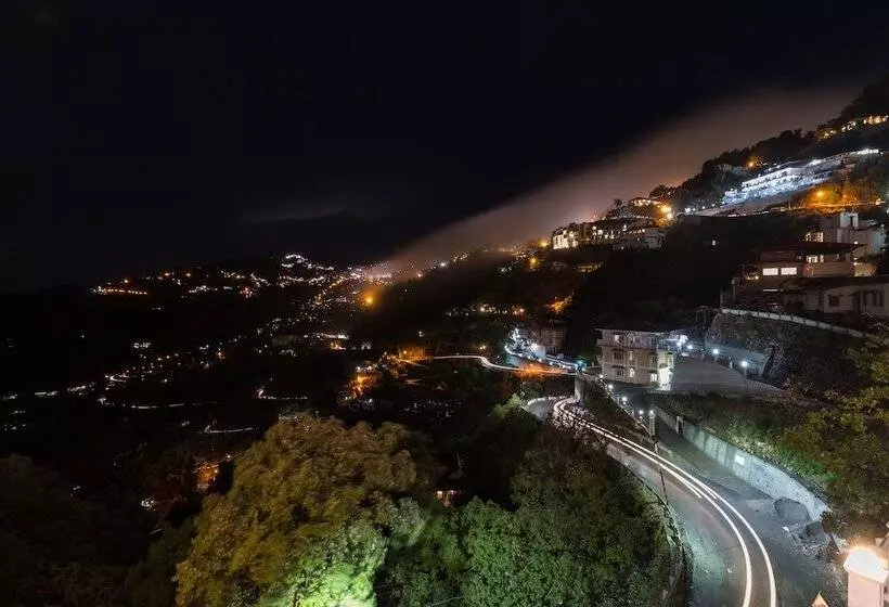 Hotel The India At Big Bend