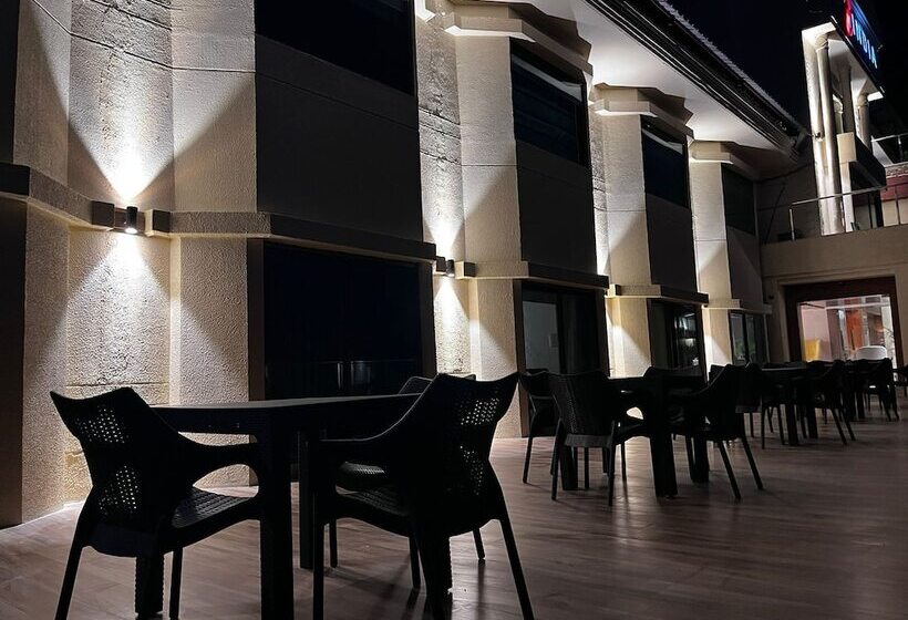 هتل The India At Big Bend