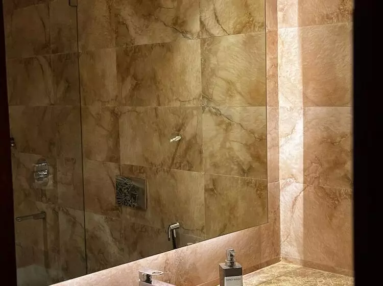 Hotel The India At Big Bend