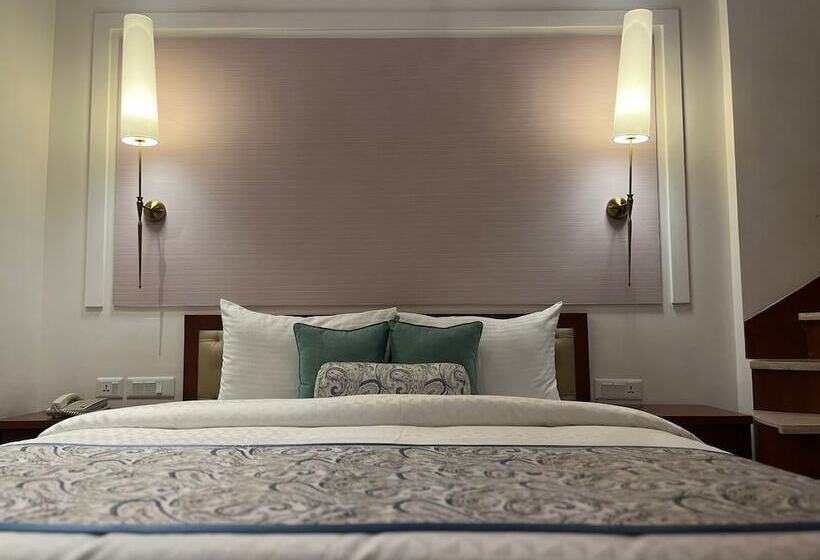 هتل The India At Big Bend