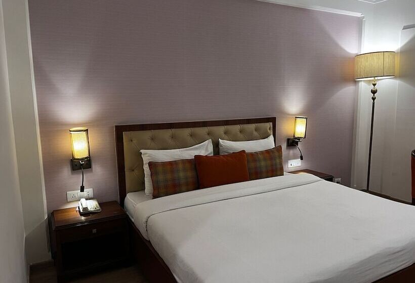 هتل The India At Big Bend