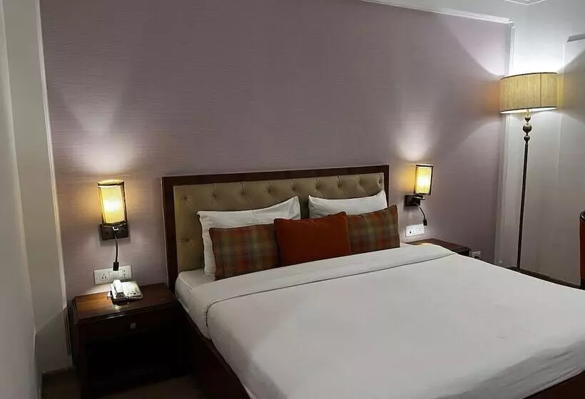 Hotel The India At Big Bend