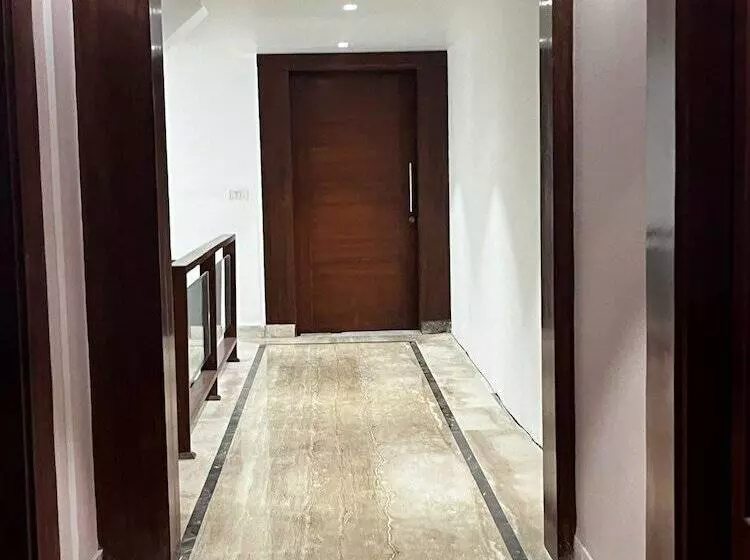 Hotel The India At Big Bend