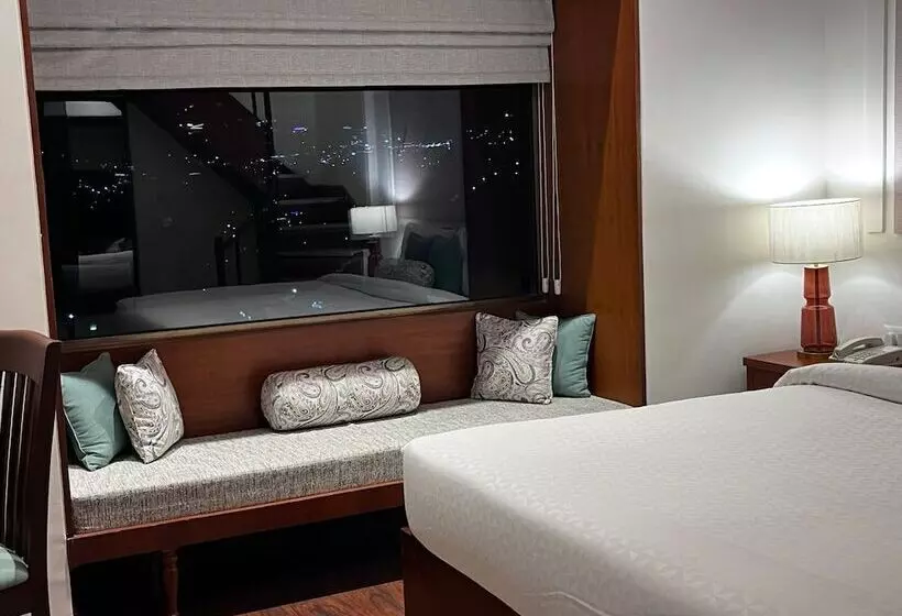 Hotel The India At Big Bend