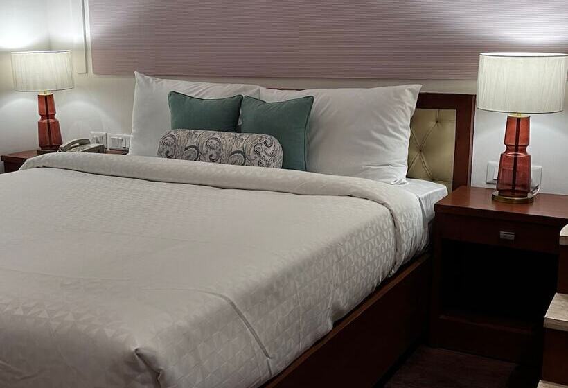 هتل The India At Big Bend